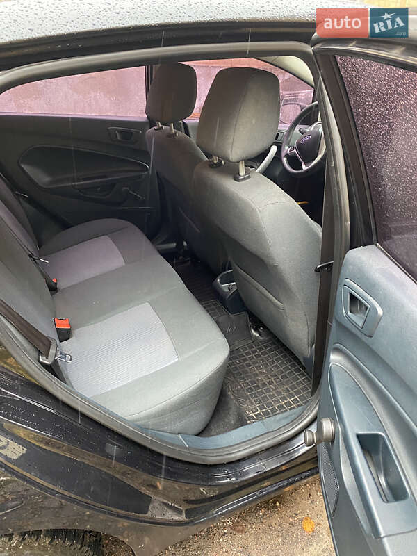 Хетчбек Ford Fiesta 2012 в Чернігові