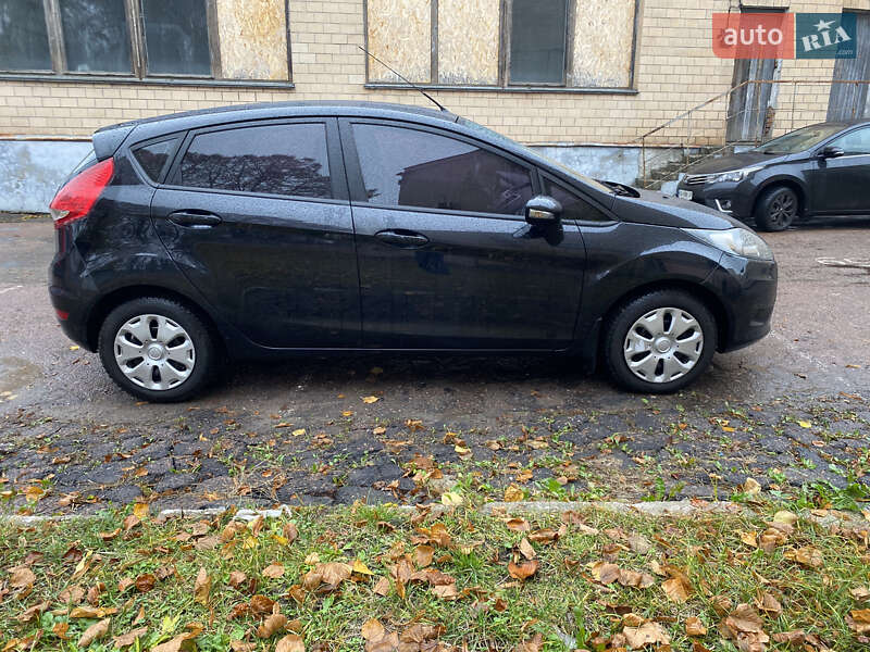 Хетчбек Ford Fiesta 2012 в Чернігові