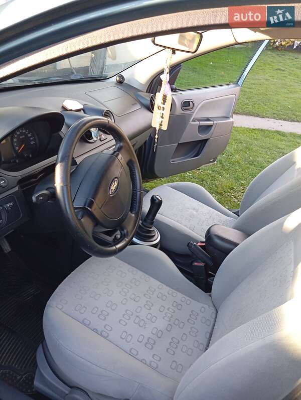 Хэтчбек Ford Fiesta 2003 в Ивано-Франковске фото 8 Хэтчбек Ford Fiesta 2003 в Ивано-Франковске