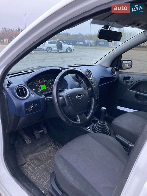 Хетчбек Ford Fiesta 2007 в Києві