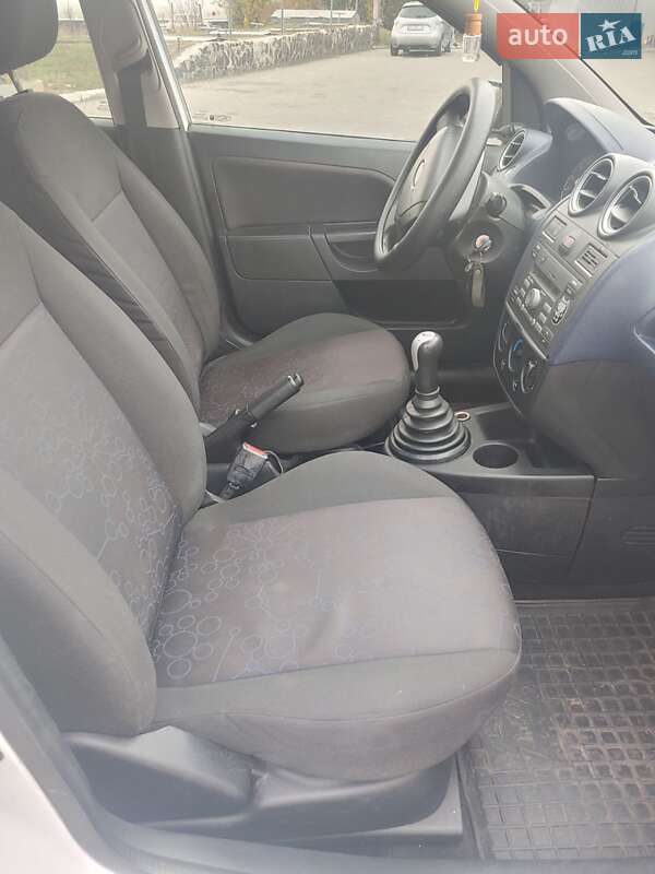 Хетчбек Ford Fiesta 2007 в Золотоноші фото 15 Хетчбек Ford Fiesta 2007 в Золотоноші