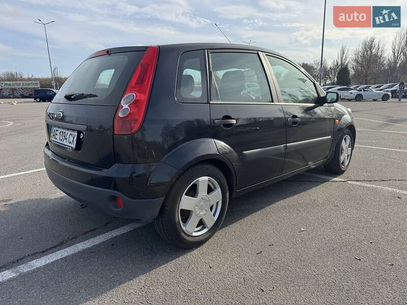 Хетчбек Ford Fiesta 2008 в Дніпрі