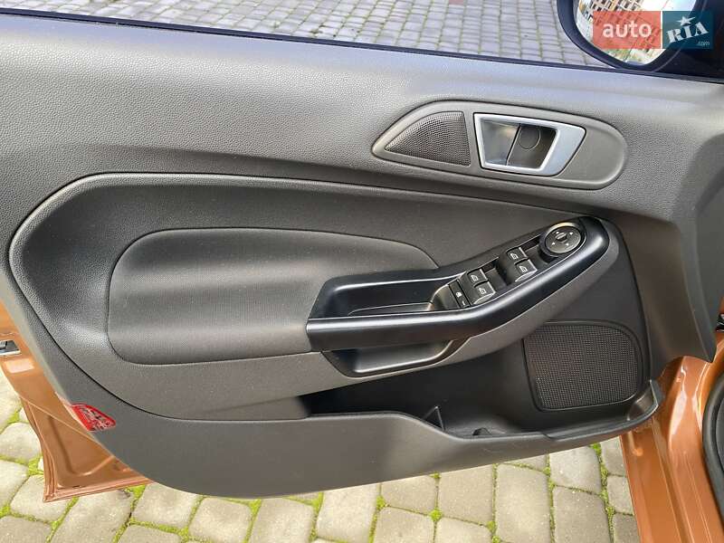 Хетчбек Ford Fiesta 2015 в Рівному фото 9 Хетчбек Ford Fiesta 2015 в Рівному