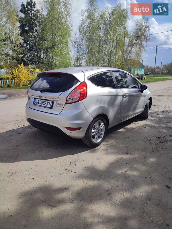 Хетчбек Ford Fiesta 2015 в Харкові