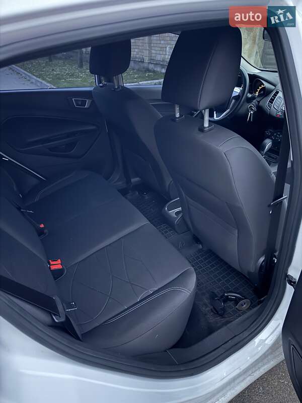 Хетчбек Ford Fiesta 2016 в Харкові