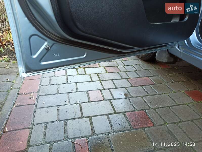 Хэтчбек Ford Fiesta 2006 в Здолбунове