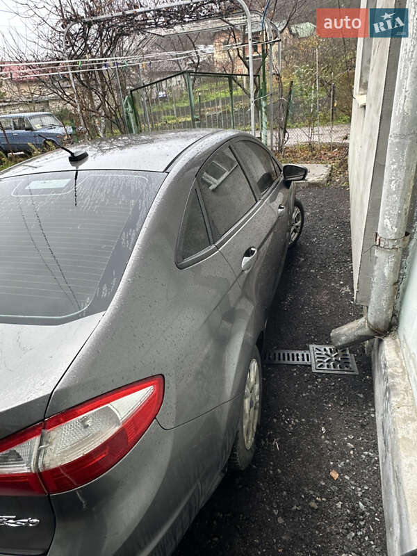 Седан Ford Fiesta 2013 в Львові фото 8 Седан Ford Fiesta 2013 в Львові