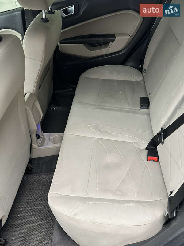 Седан Ford Fiesta 2013 в Львові фото 15 Седан Ford Fiesta 2013 в Львові