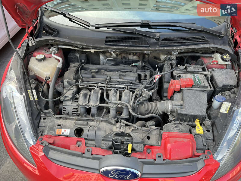Хэтчбек Ford Fiesta 2012 в Киеве фото 3 Хэтчбек Ford Fiesta 2012 в Киеве