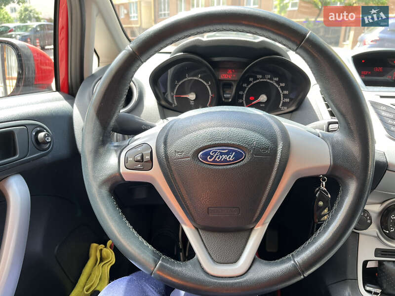 Хэтчбек Ford Fiesta 2012 в Киеве фото 8 Хэтчбек Ford Fiesta 2012 в Киеве