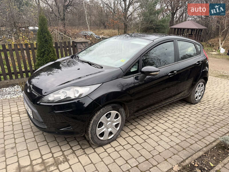 Седан Ford Fiesta 2009 в Калуше