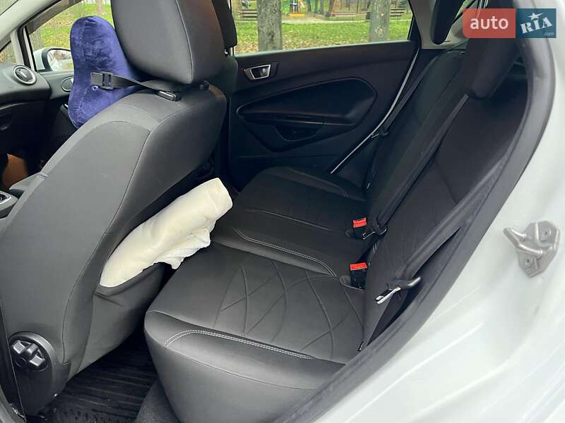 Хетчбек Ford Fiesta 2013 в Києві