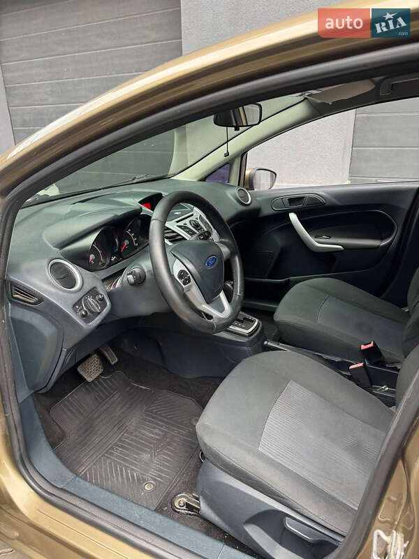 Хэтчбек Ford Fiesta 2012 в Одессе