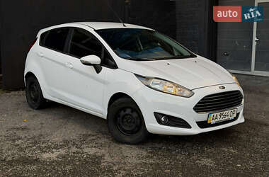 Хэтчбек Ford Fiesta 2015 в Киеве