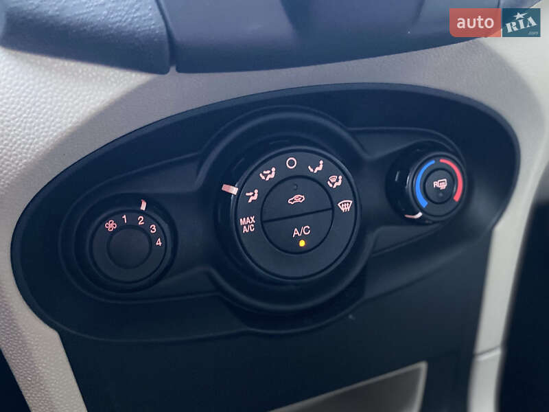 Седан Ford Fiesta 2013 в Києві фото 19 Седан Ford Fiesta 2013 в Києві