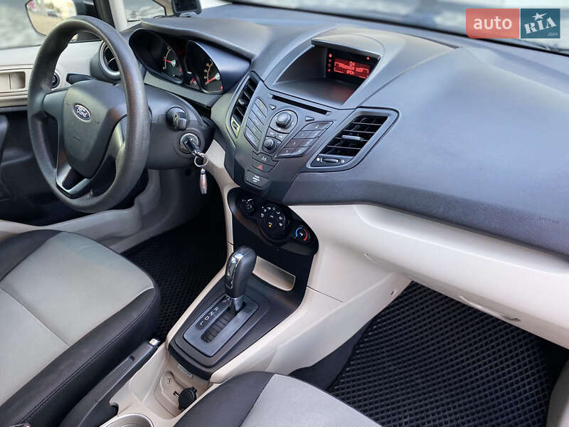 Седан Ford Fiesta 2013 в Києві фото 17 Седан Ford Fiesta 2013 в Києві