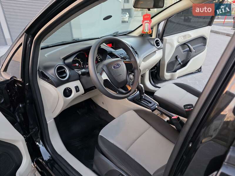 Хэтчбек Ford Fiesta 2013 в Хмельницком