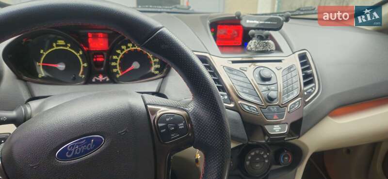 Седан Ford Fiesta 2011 в Хмельницькому