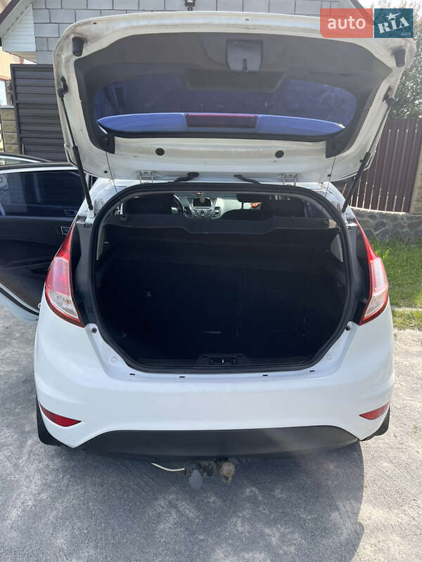 Хэтчбек Ford Fiesta 2013 в Звягеле