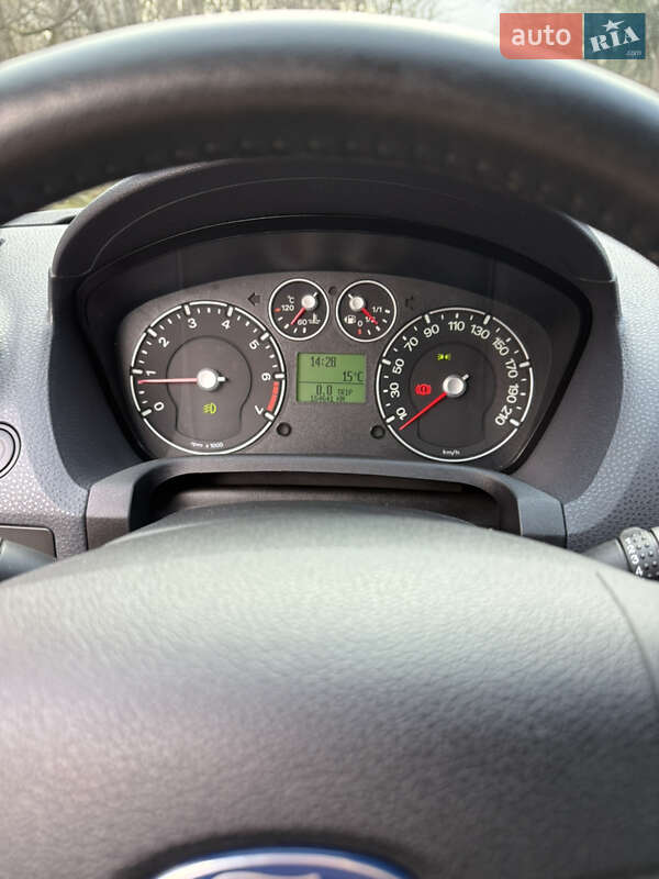 Хэтчбек Ford Fiesta 2007 в Долине