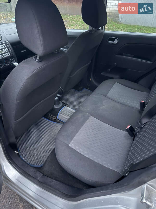Хетчбек Ford Fiesta 2005 в Кременчуці