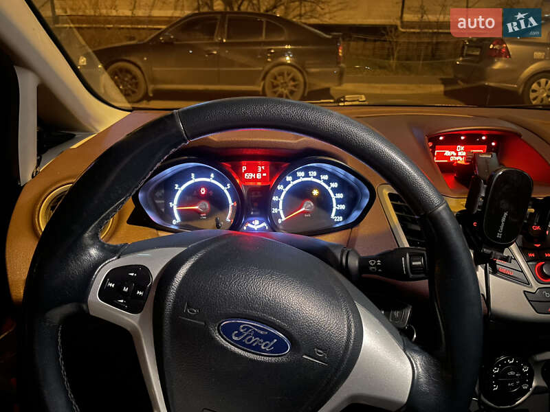 Хетчбек Ford Fiesta 2011 в Києві