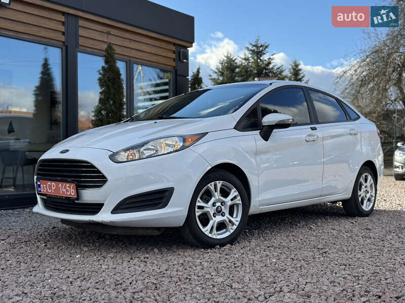 Седан Ford Fiesta 2016 в Дрогобичі