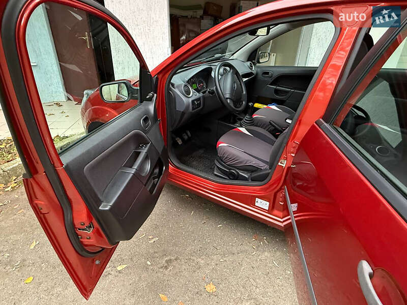 Хэтчбек Ford Fiesta 2007 в Одессе