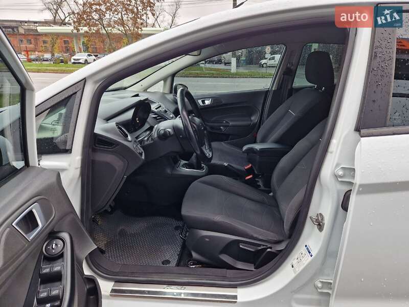 Хетчбек Ford Fiesta 2013 в Кропивницькому фото 7 Хетчбек Ford Fiesta 2013 в Кропивницькому