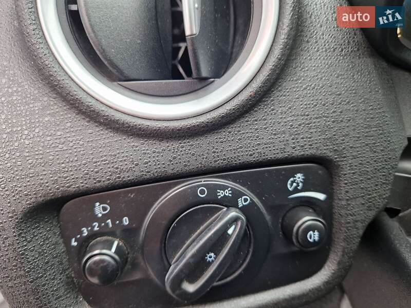 Хетчбек Ford Fiesta 2013 в Кропивницькому фото 11 Хетчбек Ford Fiesta 2013 в Кропивницькому