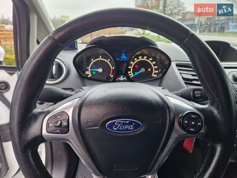 Хетчбек Ford Fiesta 2013 в Кропивницькому фото 15 Хетчбек Ford Fiesta 2013 в Кропивницькому