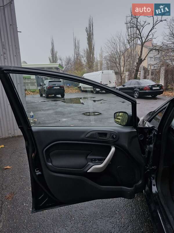 Хэтчбек Ford Fiesta 2011 в Николаеве