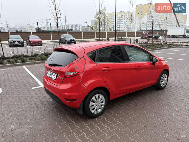 Хетчбек Ford Fiesta 2012 в Софіївській Борщагівці
