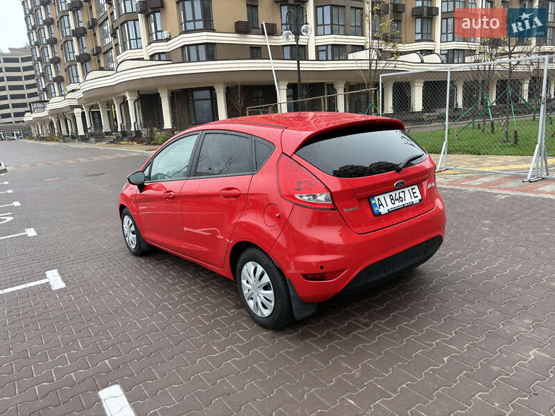 Хетчбек Ford Fiesta 2012 в Софіївській Борщагівці
