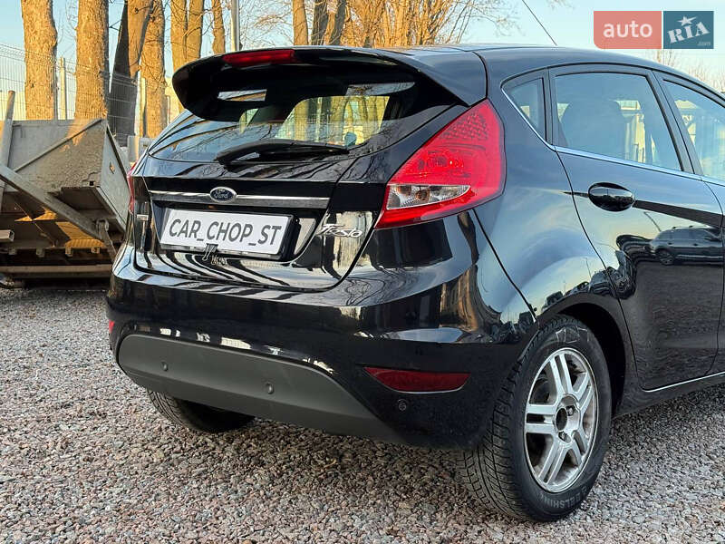 Хэтчбек Ford Fiesta 2012 в Стрые
