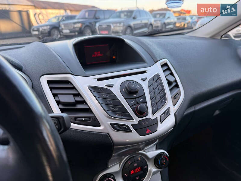 Хэтчбек Ford Fiesta 2012 в Стрые