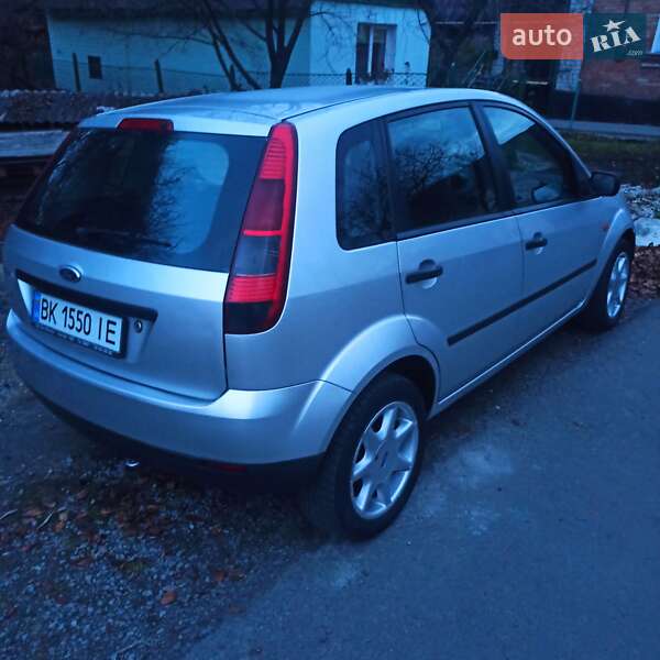 Хетчбек Ford Fiesta 2003 в Здолбуніві