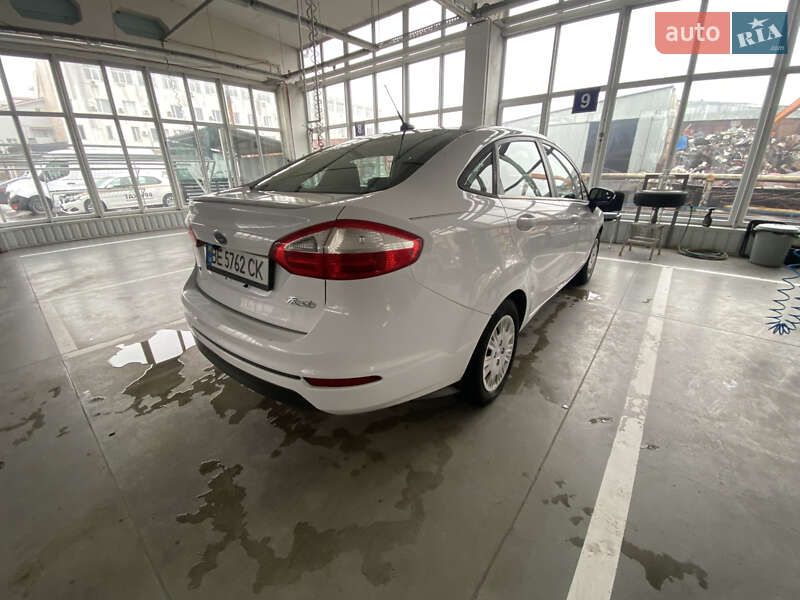 Седан Ford Fiesta 2013 в Николаеве