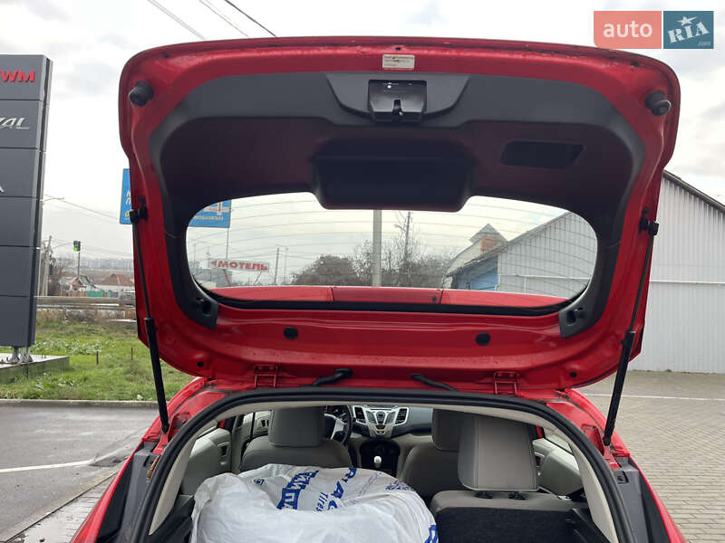 Хэтчбек Ford Fiesta 2012 в Полтаве