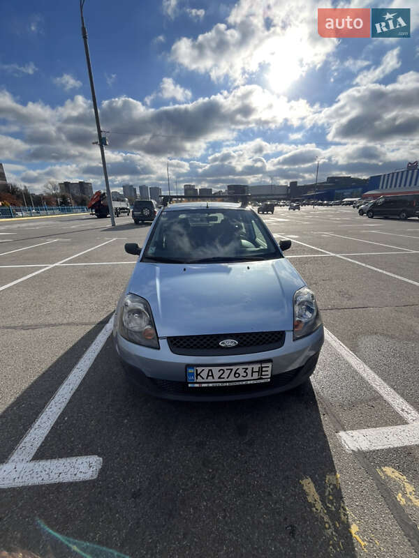 Хэтчбек Ford Fiesta 2006 в Киеве