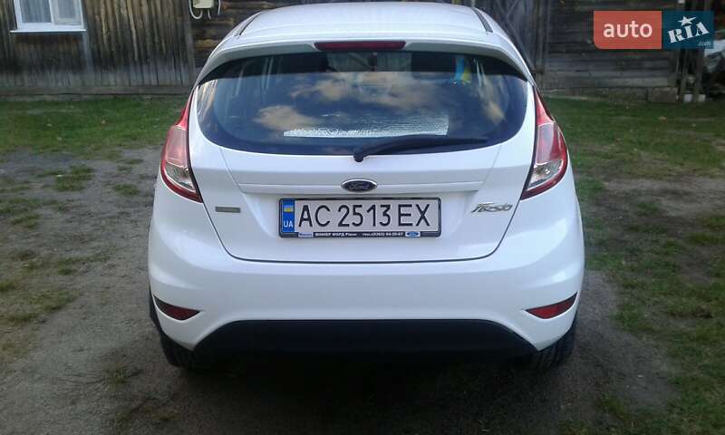 Хэтчбек Ford Fiesta 2013 в Маневичах