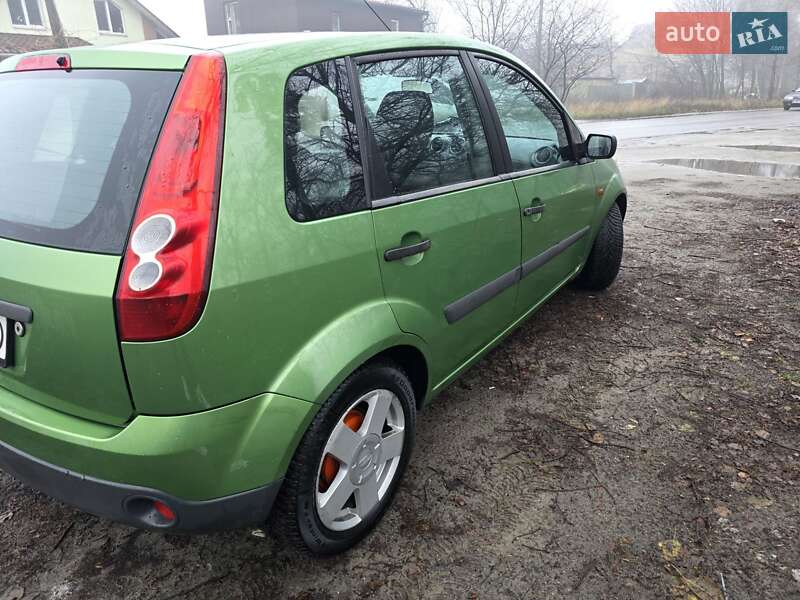 Хэтчбек Ford Fiesta 2008 в Киеве