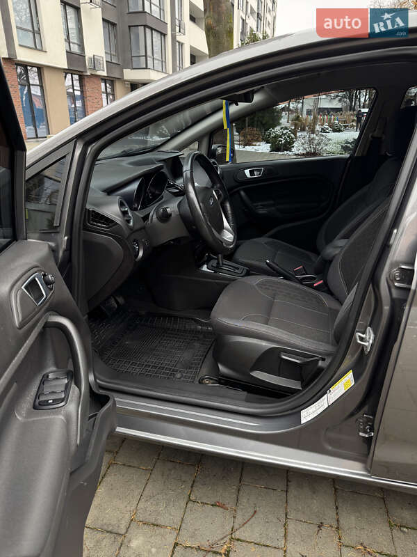 Хетчбек Ford Fiesta 2013 в Івано-Франківську