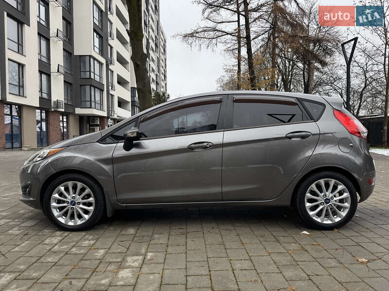 Хетчбек Ford Fiesta 2013 в Івано-Франківську