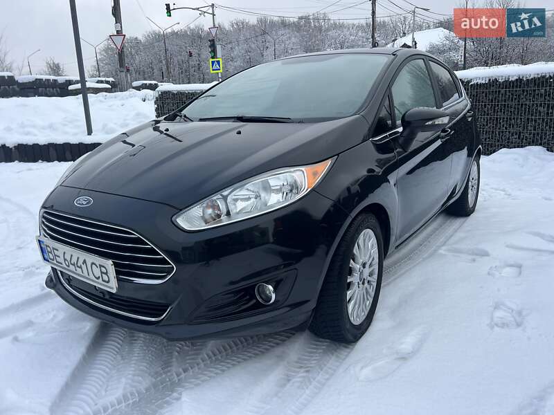 Хетчбек Ford Fiesta 2015 в Львові