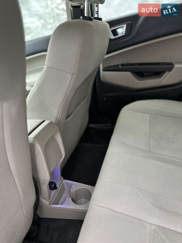 Седан Ford Fiesta 2013 в Львові