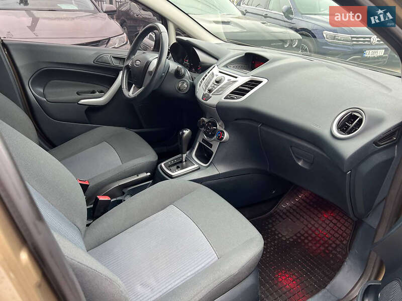 Хетчбек Ford Fiesta 2012 в Полтаві