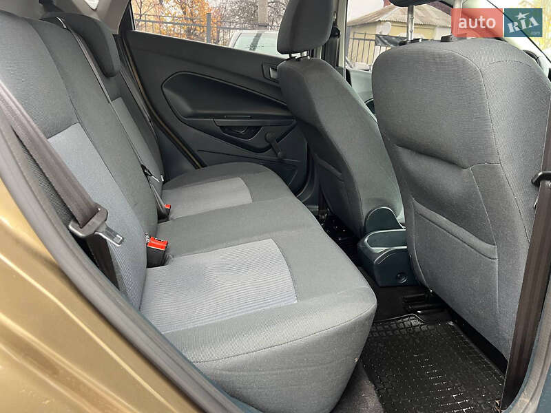 Хетчбек Ford Fiesta 2012 в Полтаві