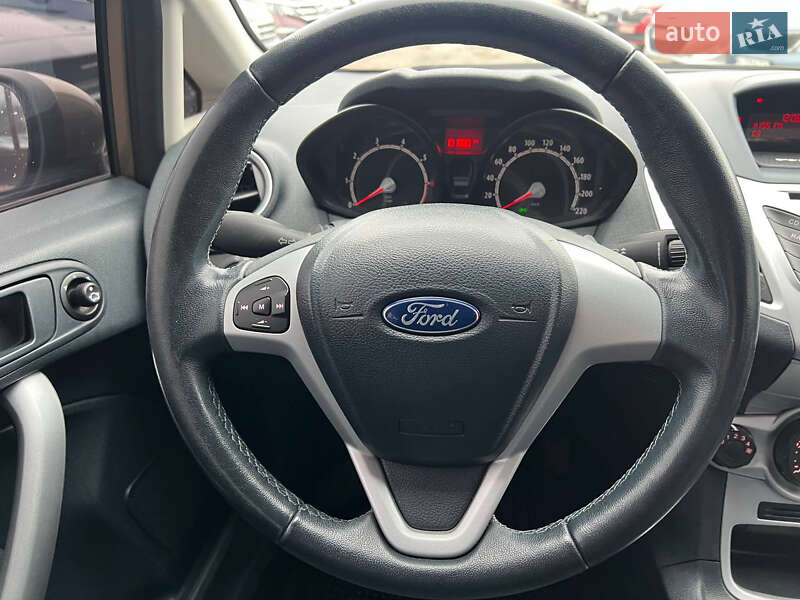 Хетчбек Ford Fiesta 2012 в Полтаві
