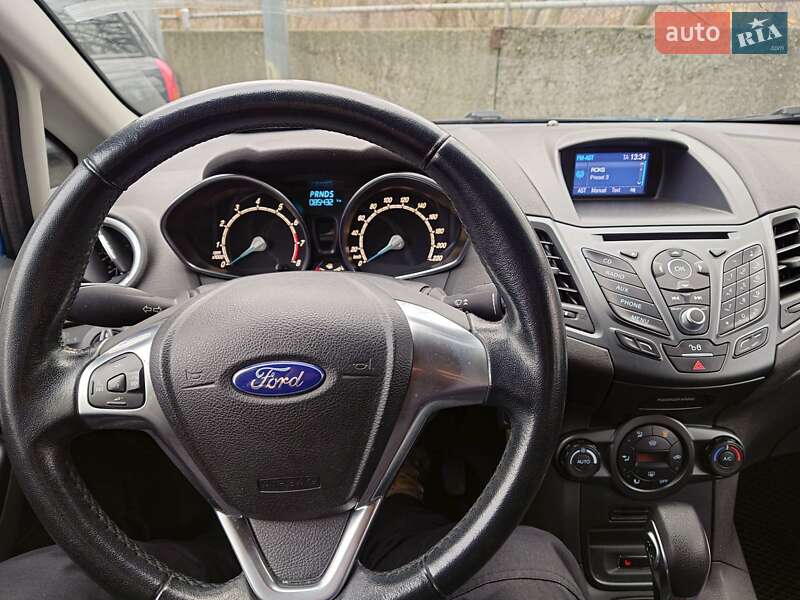 Хетчбек Ford Fiesta 2016 в Києві